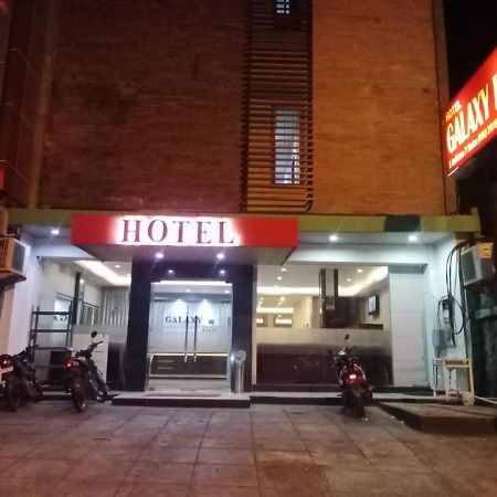 Galaxy Inn Baubau Exterior foto